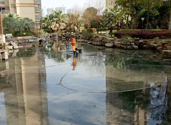 西市景观池淤泥清理